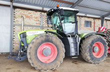 Claas XERION 3300
